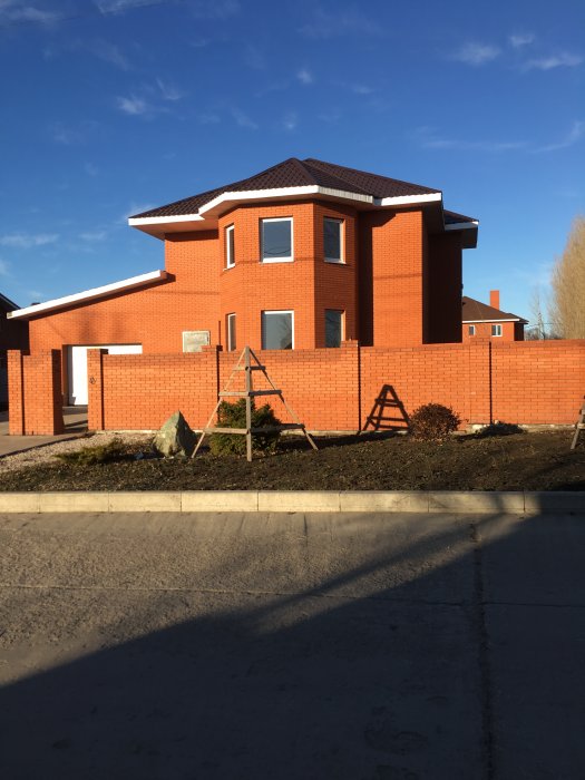 Красный дом в Тольятти